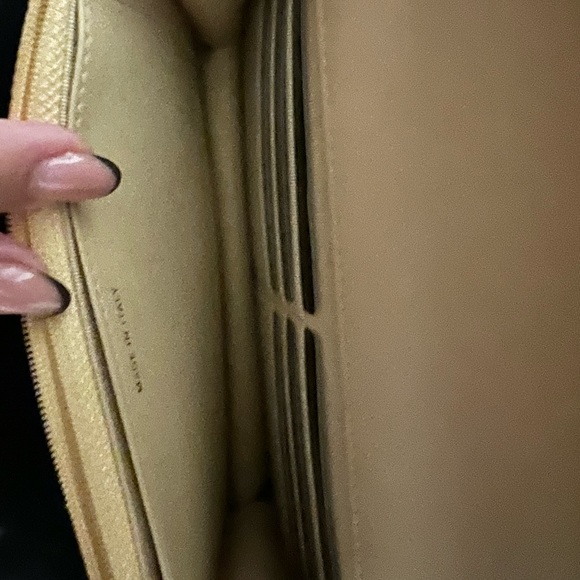 Chanel wallet in the chain - Picture 5 of 11